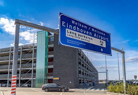 bronze parking eindhoven terminal.